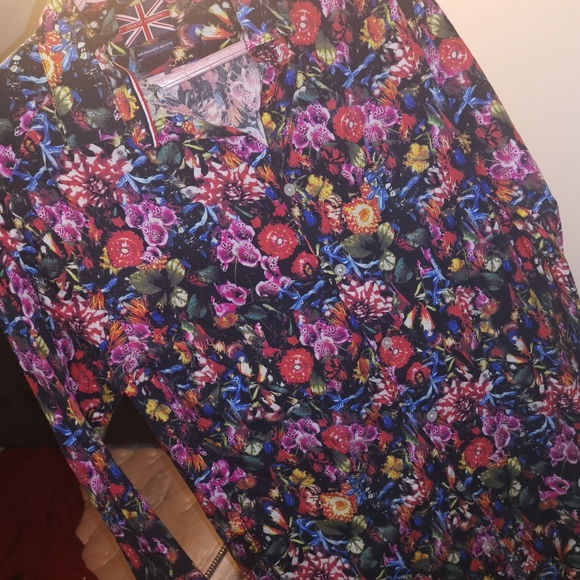 "Soul of London" Black and bright Colorful shirt - Picture 2 of 6